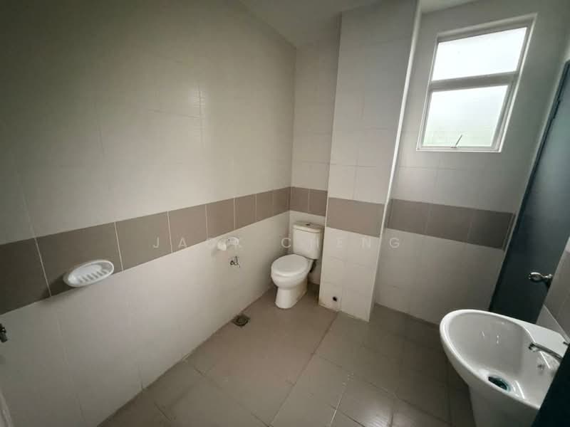 2-storey Terraced House for Sale in Kota Emerald (Rawang) - Jack Cheng - Bathroom - PropertyGuru.com.my