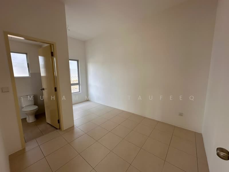 2-storey Terraced House for Rent in Iringan Bayu (Seremban) - Muhammad Taufeeq - Bathroom - PropertyGuru.com.my
