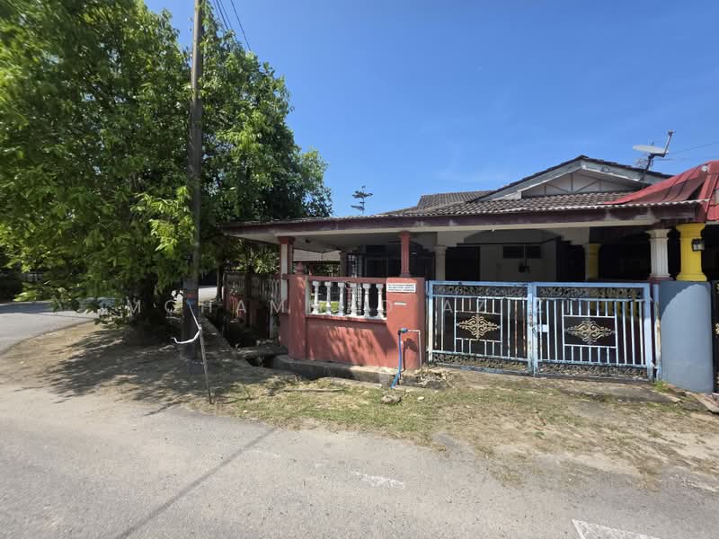 1-storey Terraced House for Sale in Binjai (Terengganu) - Mohammad Azizi - PropertyGuru.com.my