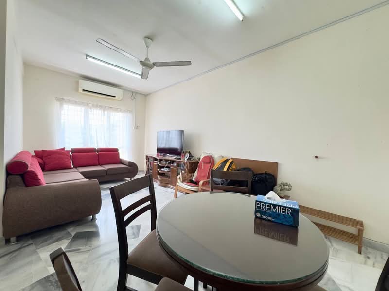 Apartment for Sale at Pangsapuri Cendana - Azmi . - Living Room - PropertyGuru.com.my