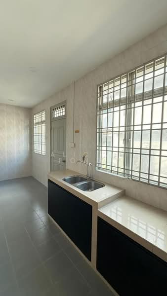 Rumah Teres 2 Tingkat untuk Dijual di Taman Austin Perdana (Tebrau) - Alicia Fong - Kitchen - PropertyGuru.com.my