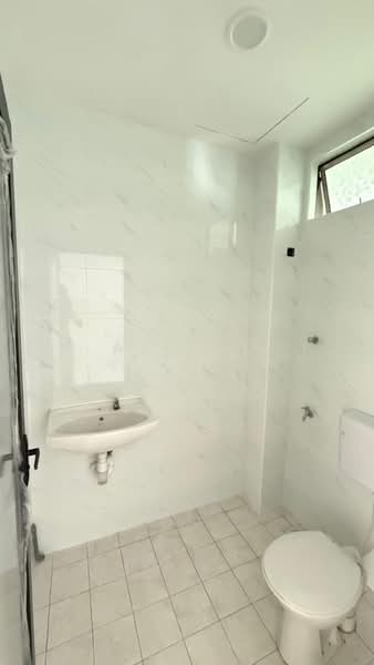 Rumah Teres 2 Tingkat untuk Dijual di Taman Austin Perdana (Tebrau) - Alicia Fong - Bathroom - PropertyGuru.com.my