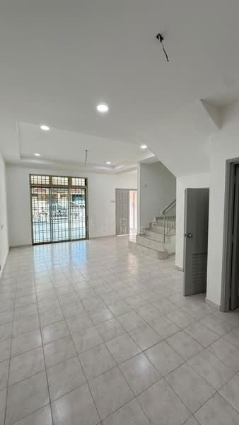 Rumah Teres 2 Tingkat untuk Dijual di Taman Austin Perdana (Tebrau) - Alicia Fong - Living Room - PropertyGuru.com.my