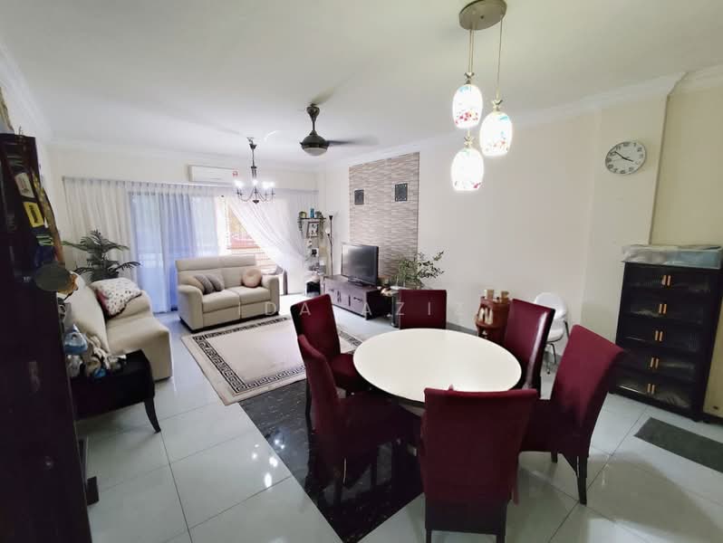 Pangsapuri untuk Dijual di Seri Mutiara Apartment - Ida Aziz - Living Room - PropertyGuru.com.my
