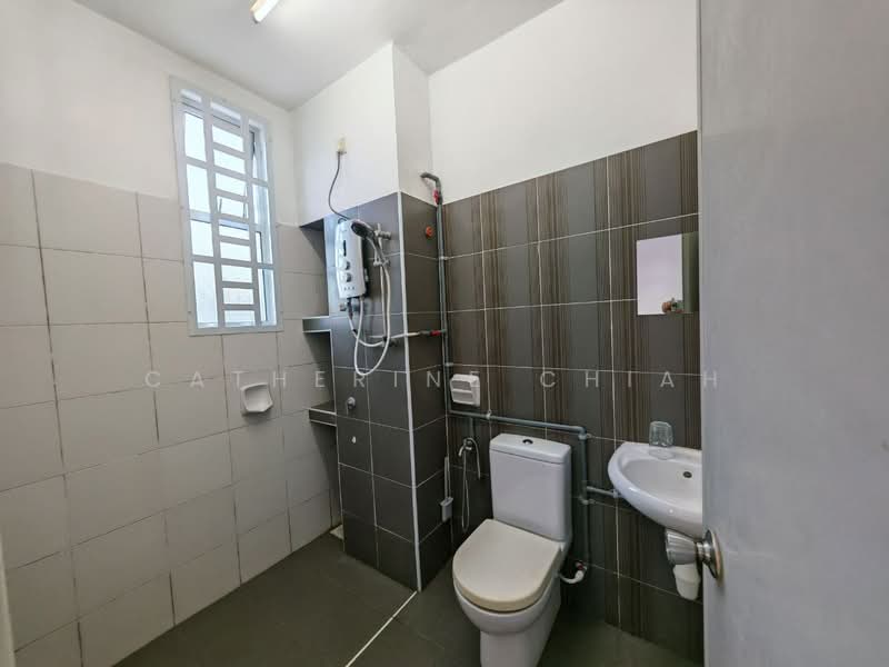 2-storey Terraced House for Rent in Setia Eco Village (Gelang Patah) - Catherine Chiah - Bathroom - PropertyGuru.com.my