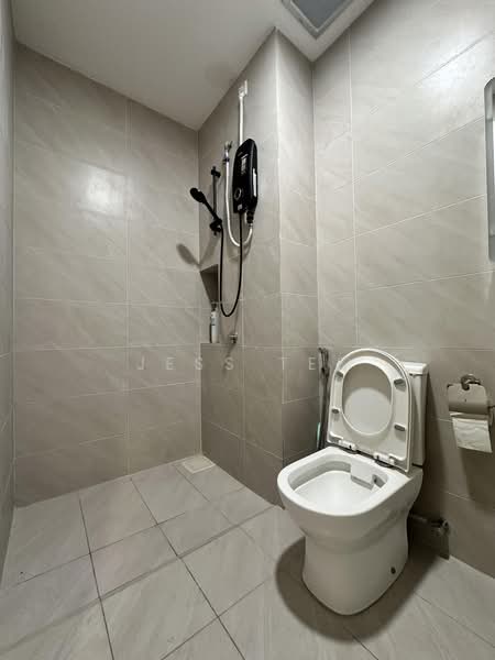Flat for Rent at EMBER @ Eco Ardence - Jess Tee - Bathroom - PropertyGuru.com.my