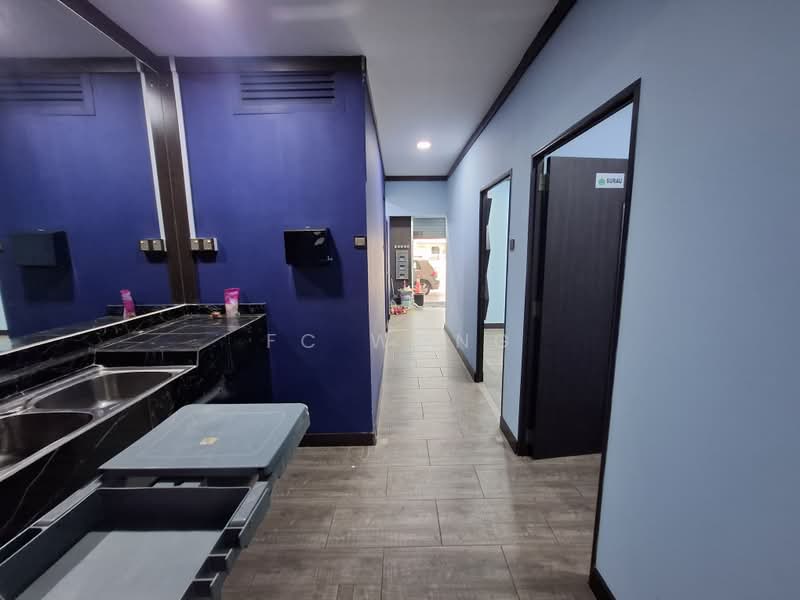 Shop / Office for Rent in Kelana Jaya (Petaling Jaya) - FC Wong - Corridor - PropertyGuru.com.my