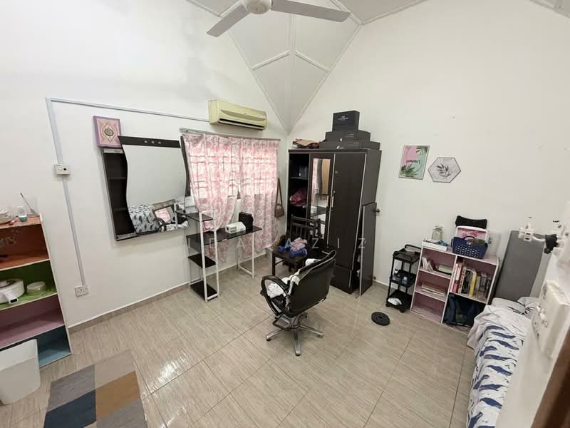 1.5-storey Terraced House for Sale in Ulu Tiram (Johor) - Ida Aziz - Interior - PropertyGuru.com.my
