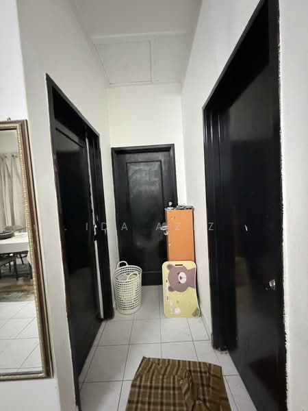1.5-storey Terraced House for Sale in Ulu Tiram (Johor) - Ida Aziz - Corridor - PropertyGuru.com.my