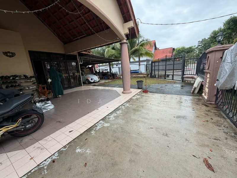 1.5-storey Terraced House for Sale in Ulu Tiram (Johor) - Ida Aziz - Exterior - PropertyGuru.com.my