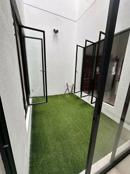 2-storey Terraced House for Sale in Sungai Long (Bandar Sungai Long) - Mei SM Lee - Twin Palms, Sungai Long Exterior - PropertyGuru.com.my