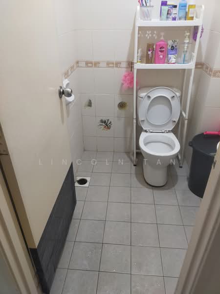 Apartment for Sale at Laman Suria - Lincoln Tan - Bathroom - PropertyGuru.com.my
