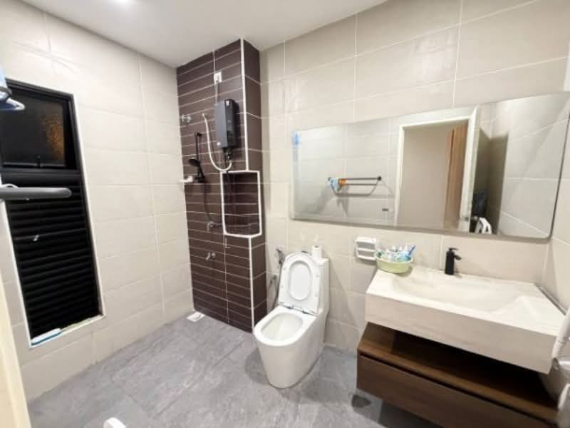 Rumah Berkembar untuk Dijual di Bandar Dato Onn (Tebrau) - Ong Lih Shyan - Bathroom - PropertyGuru.com.my
