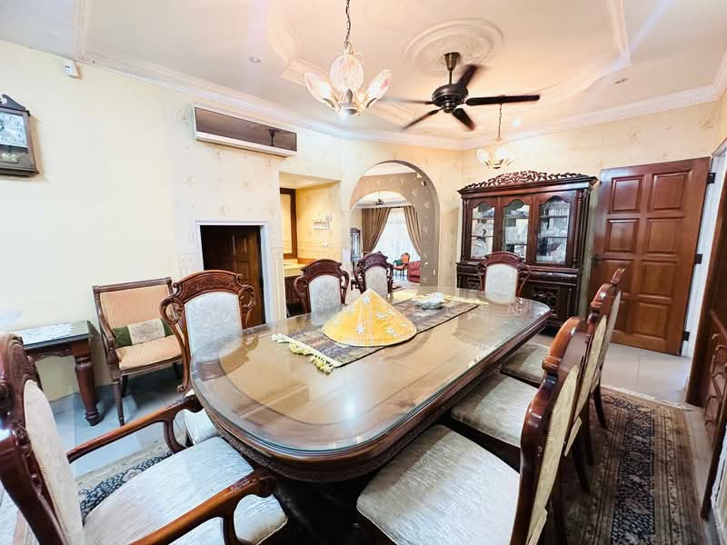 Bungalow for Sale in Seksyen 11 (Shah Alam) - Sa'a Nordin - Dining Room - PropertyGuru.com.my