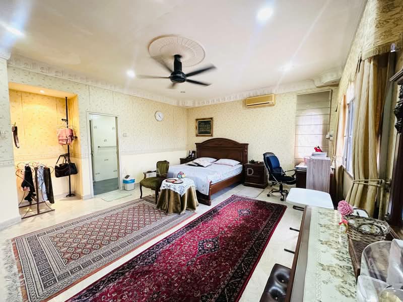 Bungalow for Sale in Seksyen 11 (Shah Alam) - Sa'a Nordin - Bedroom - PropertyGuru.com.my