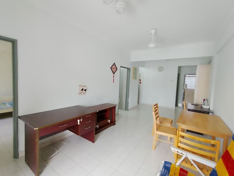 Pangsapuri untuk Dijual di Pangsapuri Puteri 1 - Lin Sook Wai - Living Room - PropertyGuru.com.my