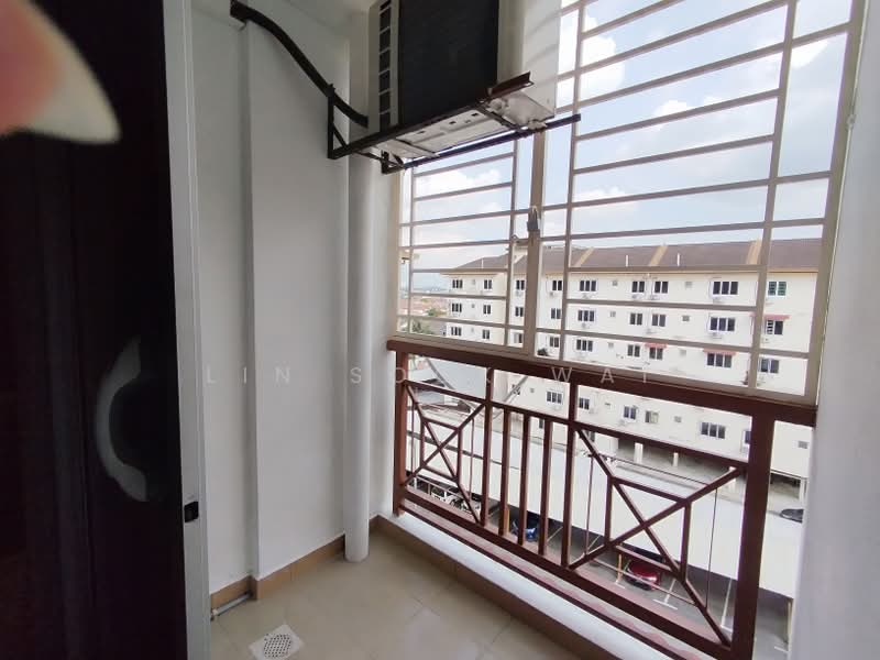 Pangsapuri untuk Dijual di Pangsapuri Puteri 1 - Lin Sook Wai - Balcony - PropertyGuru.com.my