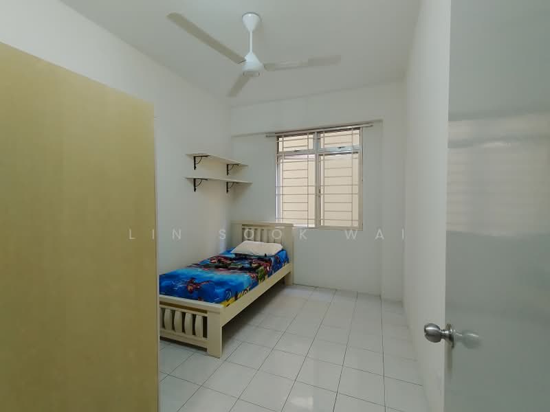Pangsapuri untuk Dijual di Pangsapuri Puteri 1 - Lin Sook Wai - Bedroom - PropertyGuru.com.my