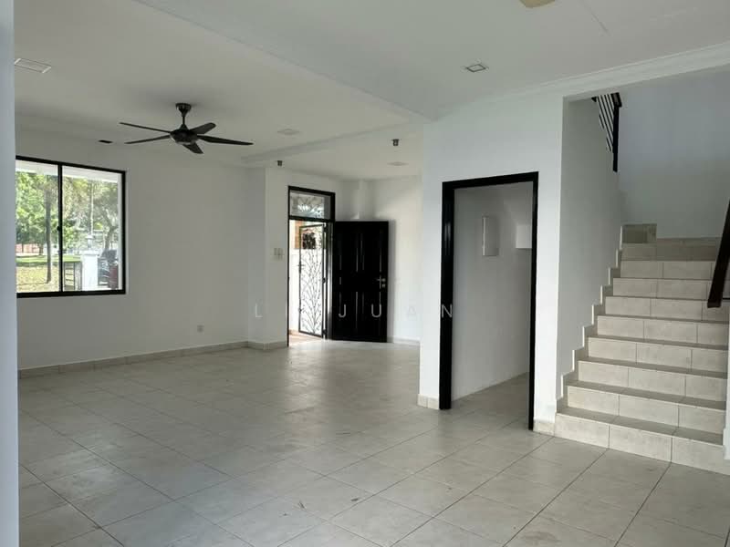 Cluster House for Rent in Taman Adda Heights (Tebrau) - Li Juan - Living Room - PropertyGuru.com.my