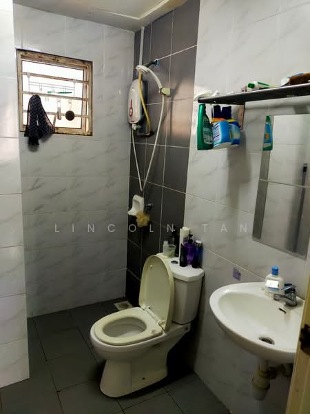 Pangsapuri untuk Dijual di Larai Apartment Presint 6 @ Putrajaya - Lincoln Tan - Bathroom - PropertyGuru.com.my