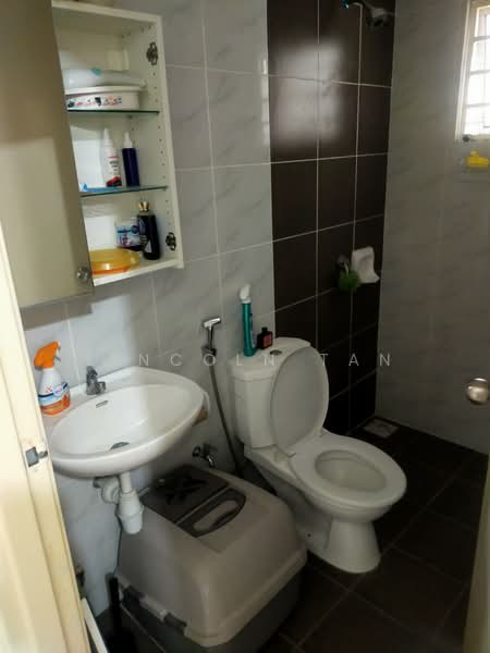 Pangsapuri untuk Dijual di Larai Apartment Presint 6 @ Putrajaya - Lincoln Tan - Bathroom - PropertyGuru.com.my