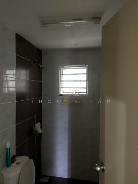 Pangsapuri untuk Dijual di Larai Apartment Presint 6 @ Putrajaya - Lincoln Tan - Bathroom - PropertyGuru.com.my