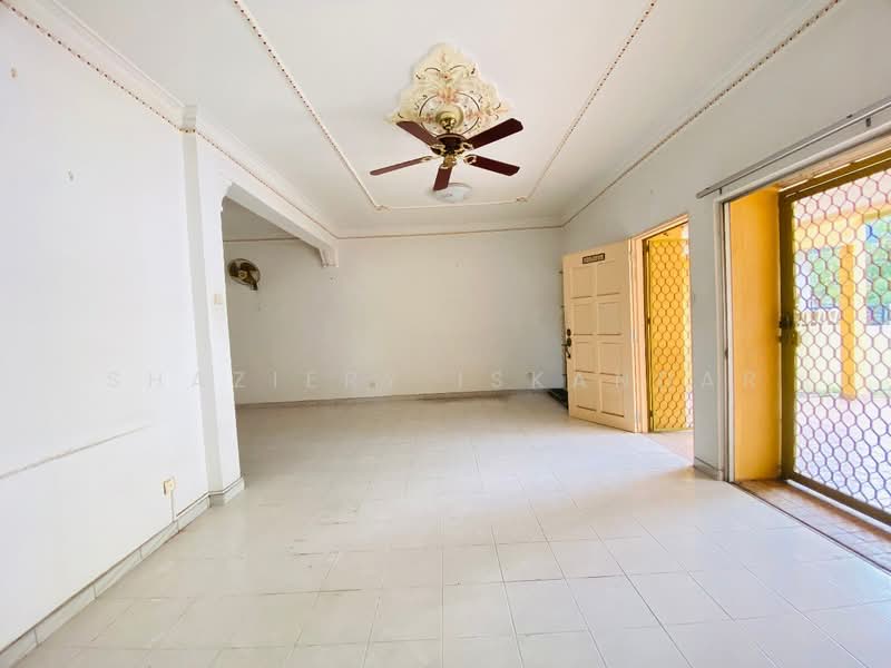 2-storey Terraced House for Sale in Taman Setiawangsa (Setiawangsa) - Shaziery Iskandar - Living Room - PropertyGuru.com.my