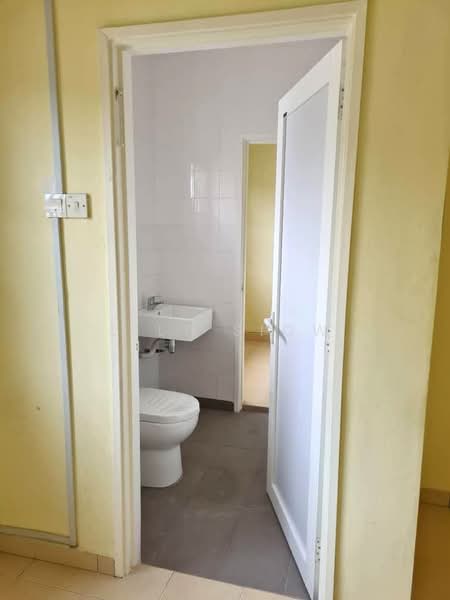 Rumah Teres 2 Tingkat untuk Dijual di Bandar Putra Permai (Seri Kembangan) - Lily Siow - Bathroom - PropertyGuru.com.my