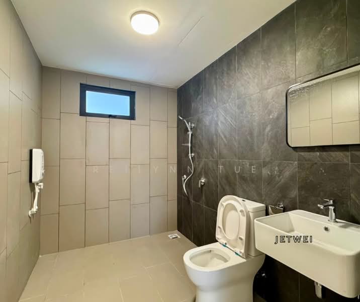 Kondominium untuk Disewa di Tuai Timur - Reilynn Tue - Bathroom - PropertyGuru.com.my