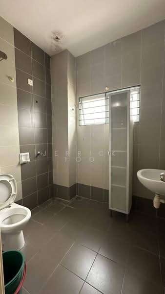Rumah Teres untuk Dijual di Taman Sutera (Kajang) - Jerrick Foo - Bathroom - PropertyGuru.com.my