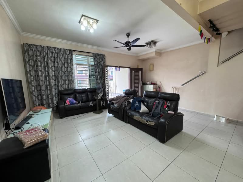 2.5-storey Terraced House for Sale in Taman Seri Orkid (Skudai) - Samantha Tan - Living Room - PropertyGuru.com.my