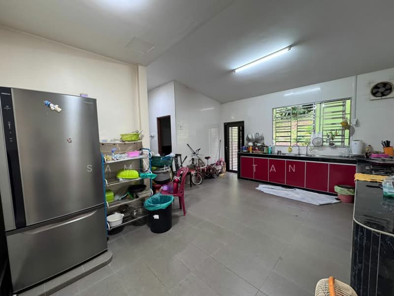 2.5-storey Terraced House for Sale in Taman Seri Orkid (Skudai) - Samantha Tan - Kitchen - PropertyGuru.com.my