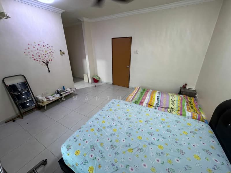 2.5-storey Terraced House for Sale in Taman Seri Orkid (Skudai) - Samantha Tan - Bedroom - PropertyGuru.com.my