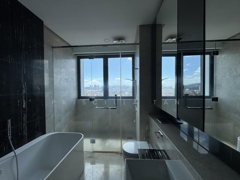 Kondominium untuk Dijual di Damansara City Residency (DC Residensi) - Priscilla Tan - Master Bathroom - PropertyGuru.com.my