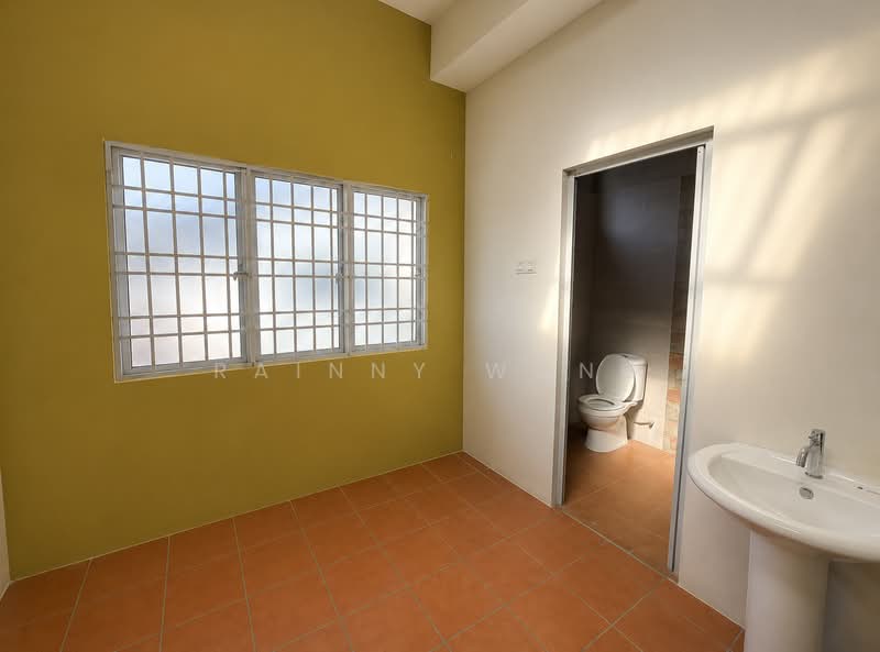 Shop / Office for Rent in George Town (Penang) - Rainny Wong - Bathroom - PropertyGuru.com.my