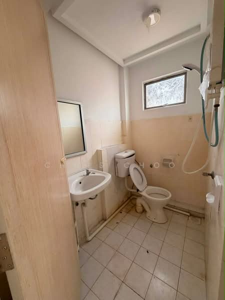 Rumah Flat untuk Dijual di Fortune Court - Chris Choo - Bathroom - PropertyGuru.com.my