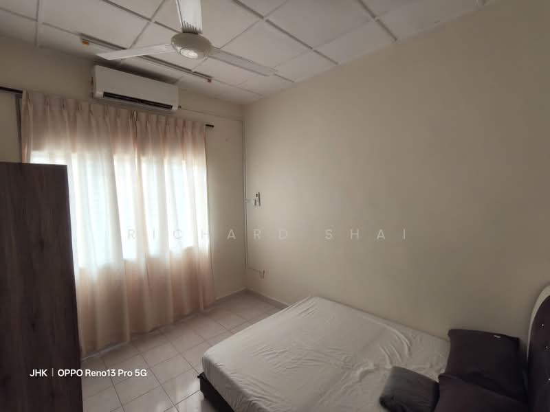 Rumah Teres 2 Tingkat untuk Disewa di Permas Jaya (Johor Bahru) - Richard Shai - Bedroom - PropertyGuru.com.my