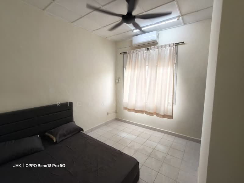 Rumah Teres 2 Tingkat untuk Disewa di Permas Jaya (Johor Bahru) - Richard Shai - Bedroom - PropertyGuru.com.my