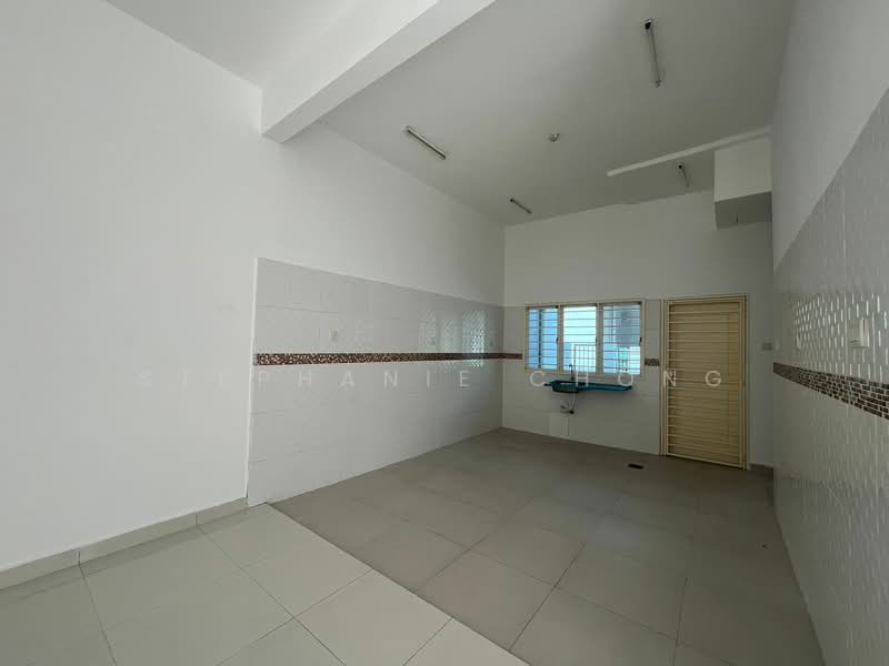 Rumah Berkembar untuk Dijual di Seksyen 13 (Shah Alam) - Stephanie Chong - Kitchen - PropertyGuru.com.my