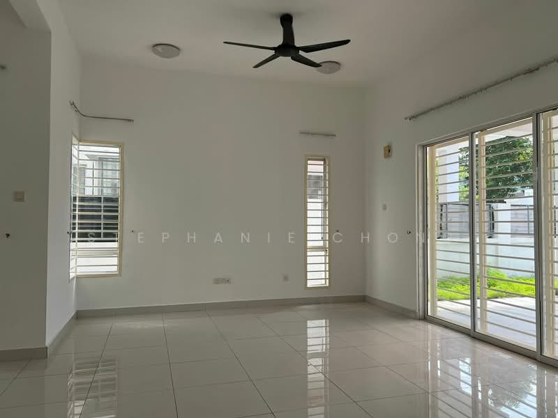 Rumah Berkembar untuk Dijual di Seksyen 13 (Shah Alam) - Stephanie Chong - Living Room - PropertyGuru.com.my