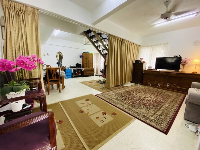 Rumah Teres 2 Tingkat untuk Dijual di Taman Permata (Ulu Kelang) - Shaziery Iskandar - Living Room - PropertyGuru.com.my