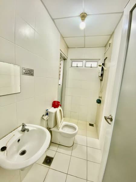 Kondominium untuk Disewa di The Wharf Residence - Derrick Yeong - Bathroom - PropertyGuru.com.my