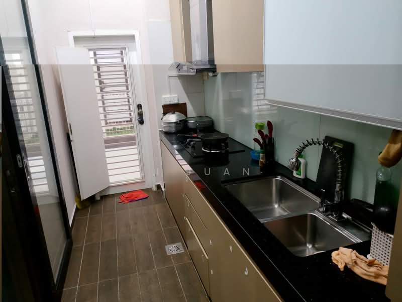 Cluster House for Sale in Senibong (Permas Jaya) - Li Juan - Kitchen - PropertyGuru.com.my
