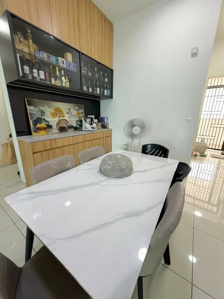 Service Residence for Rent at The Cruise Residence - Carlos Ng - Dining Room - PropertyGuru.com.my
