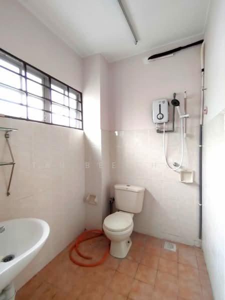 Rumah Teres 2 Tingkat untuk Dijual di Bandar Bukit Puchong 2 (Puchong) - Tan Bee Choo - Bathroom - PropertyGuru.com.my