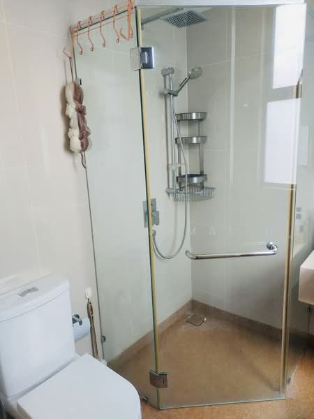 Servis Apartment untuk Disewa di Danau Kota Suite Apartments - Sam Jamal - Bathroom - PropertyGuru.com.my