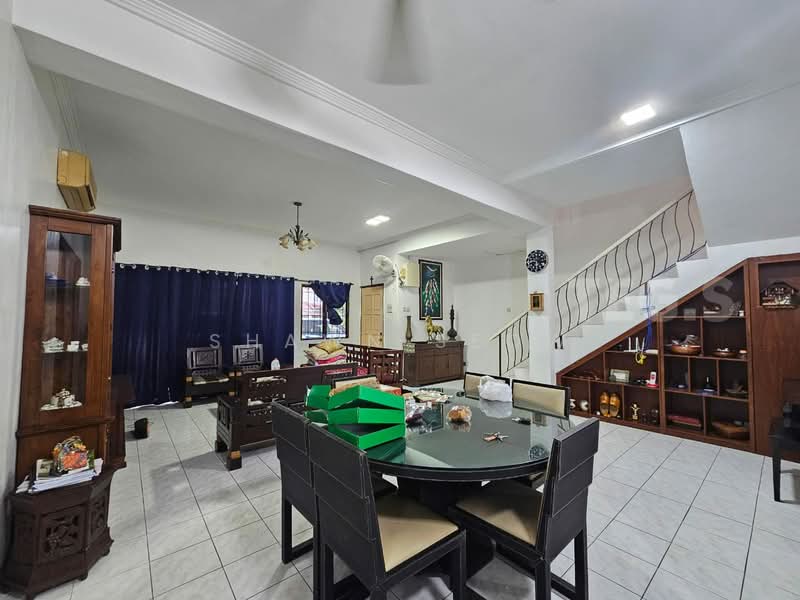 Terraced House for Sale in Kota Kemuning (Shah Alam) - Shawn Seow - Living Room - PropertyGuru.com.my