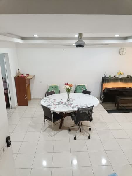 Rumah Teres 2.5 Tingkat untuk Disewa di Bandar Utama 6 (Bandar Utama) - Siao Yin Ng - Dining Room - PropertyGuru.com.my