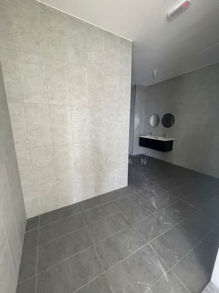 Semi-D Factory for Rent in Senai (Kulai) - Li Juan - Bathroom - PropertyGuru.com.my