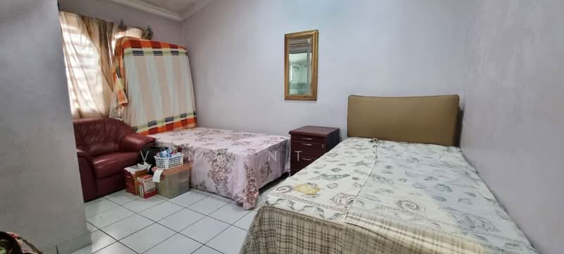 2-storey Terraced House for Sale in Sungai Buloh (Selangor) - Vincent Goh - Bedroom - PropertyGuru.com.my